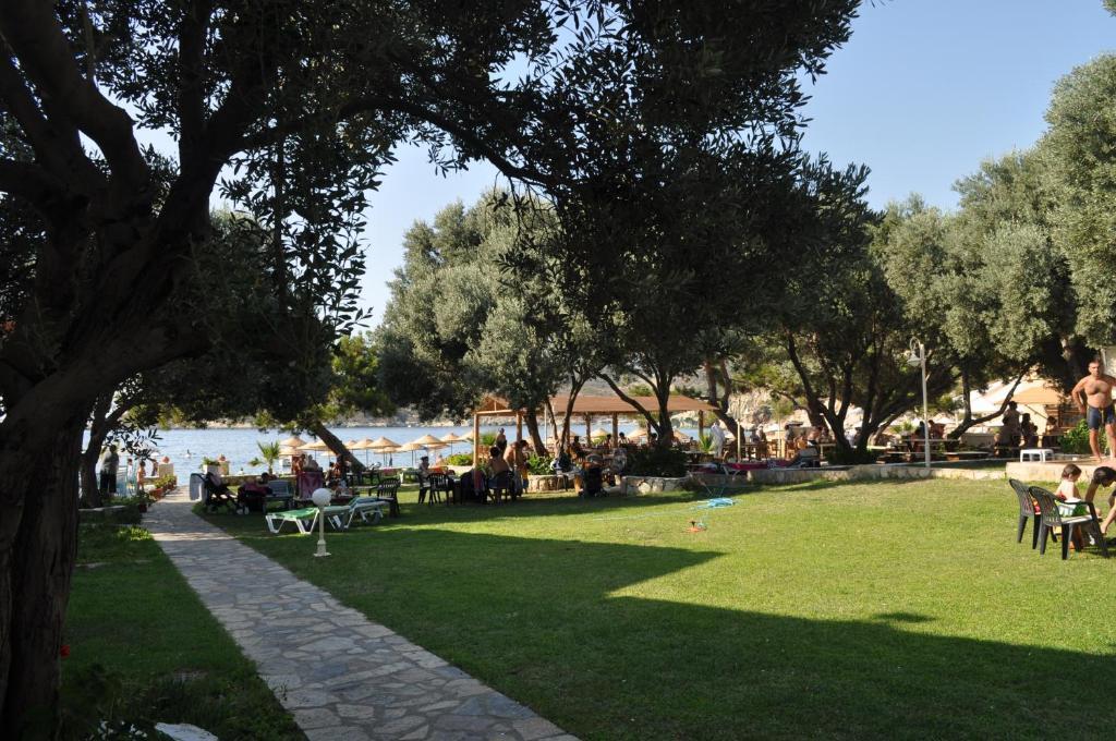Club Mackerel Holiday Village Foça Exterior foto