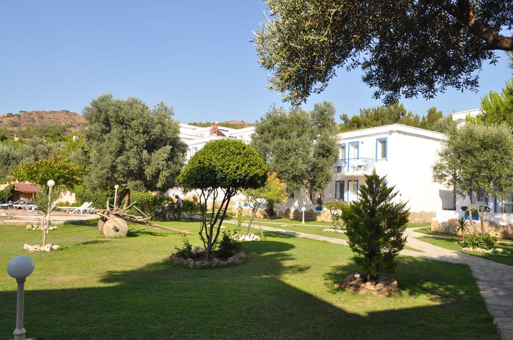 Club Mackerel Holiday Village Foça Exterior foto